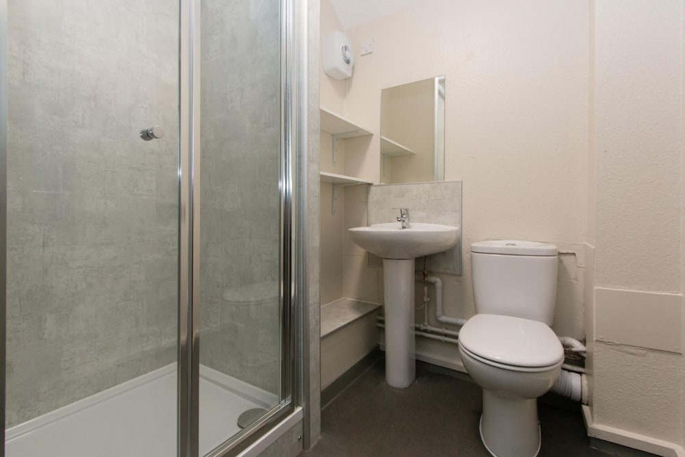 Destiny Student Meadow Court - Campus Accommodation