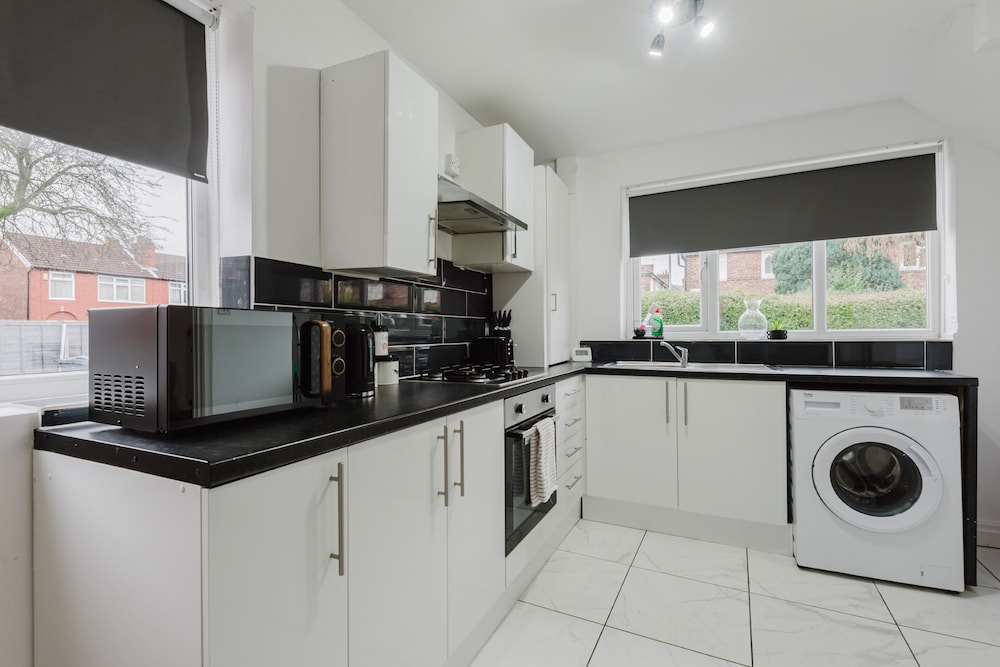Spacious 3-bed House Didsbury Manchester