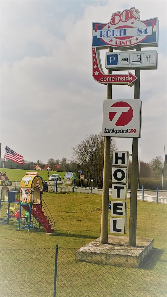 Hotel Route 84