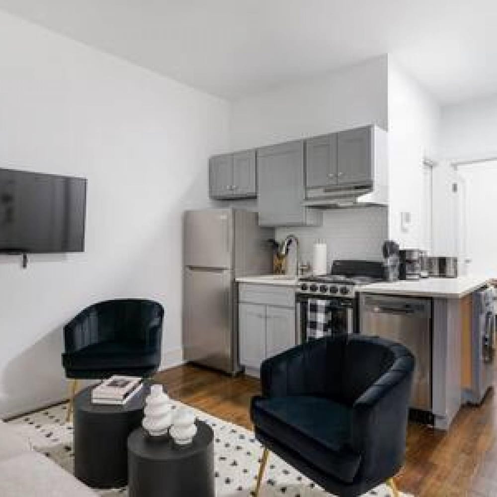 91-2a Stylish 3BR 2bth With W D