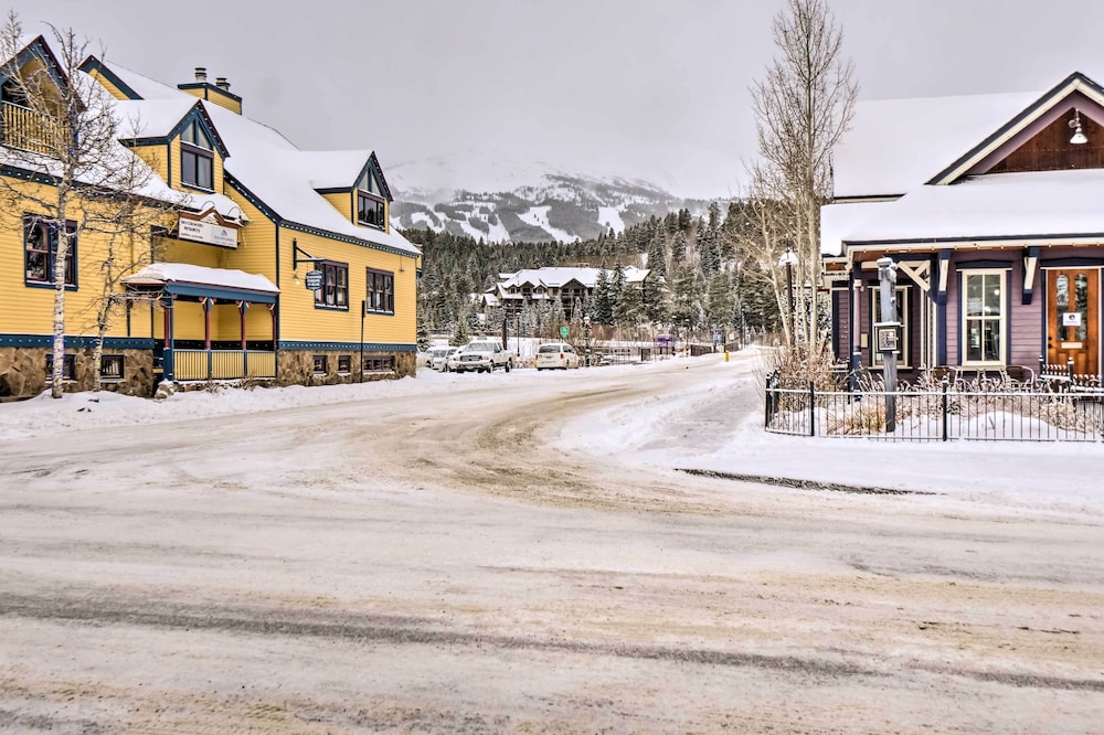 Main St Breckenridge Condo - Walk to Gondola! view 4