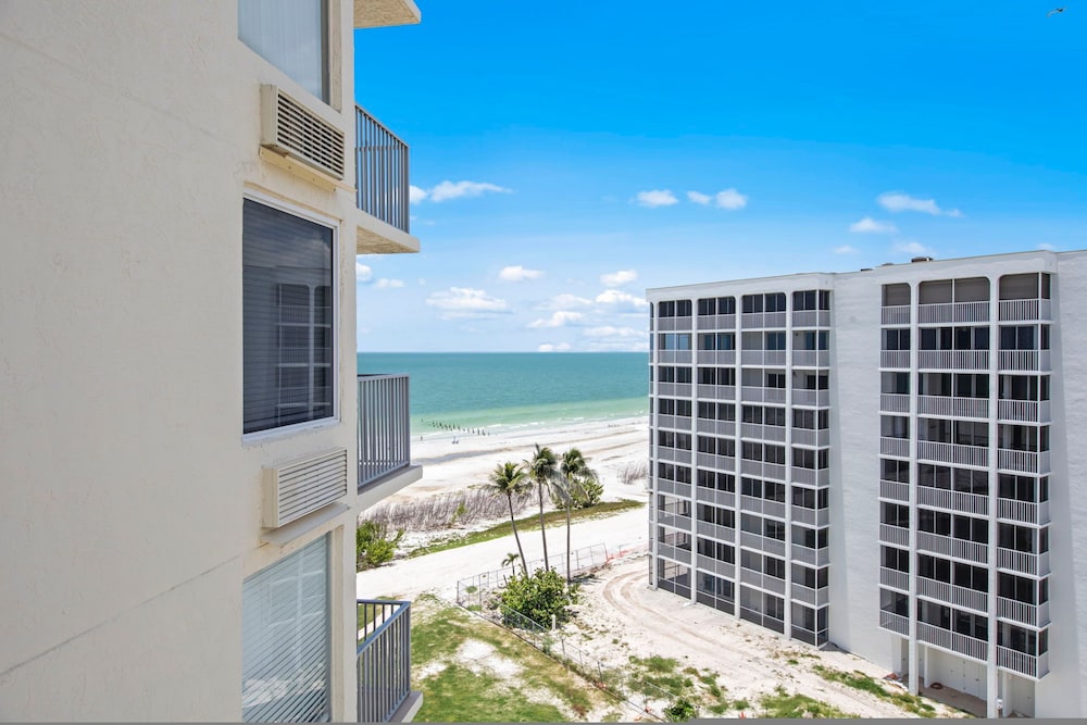 New Luxury Estero Beach Tennis Club 708a