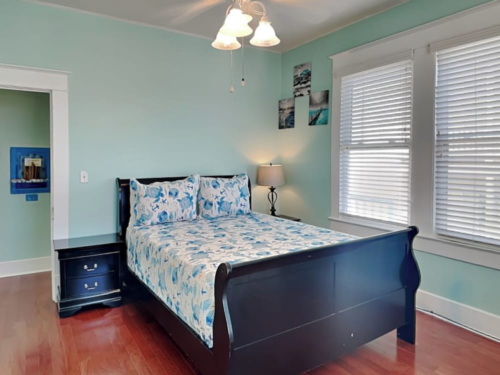 Seawall Celebration Manor by Ryson Vacation Rentals