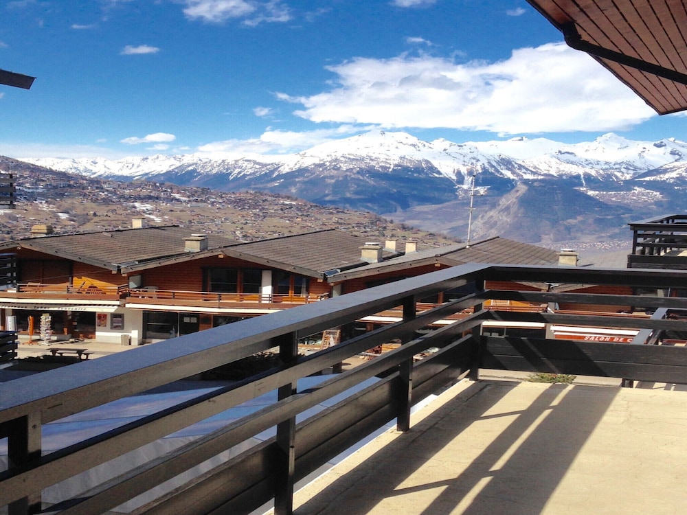 Apartment in Veysonnaz Near Ski Gondola