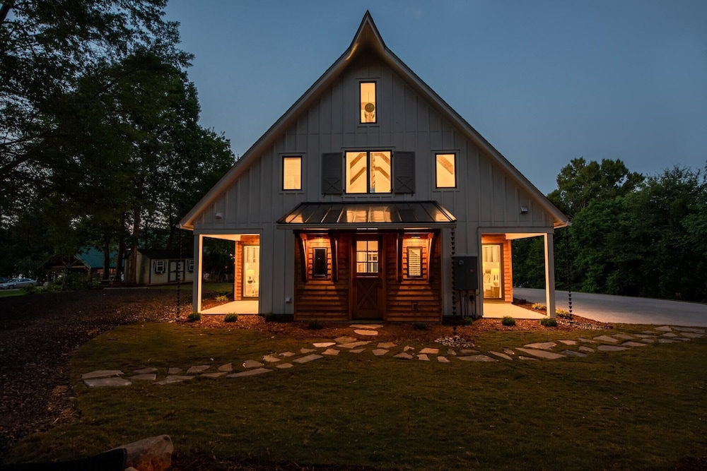 Azalea Retreat - The Cottage by Avantstay Pool view 4