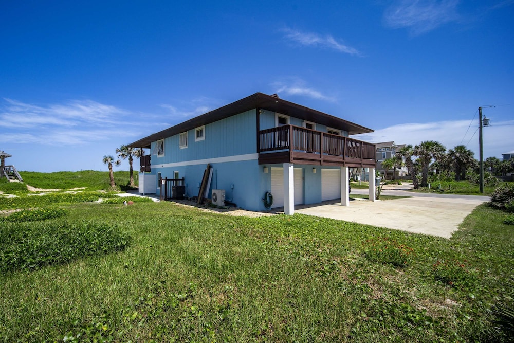Oceanfront Steps to Sand Deck Pets Welcome