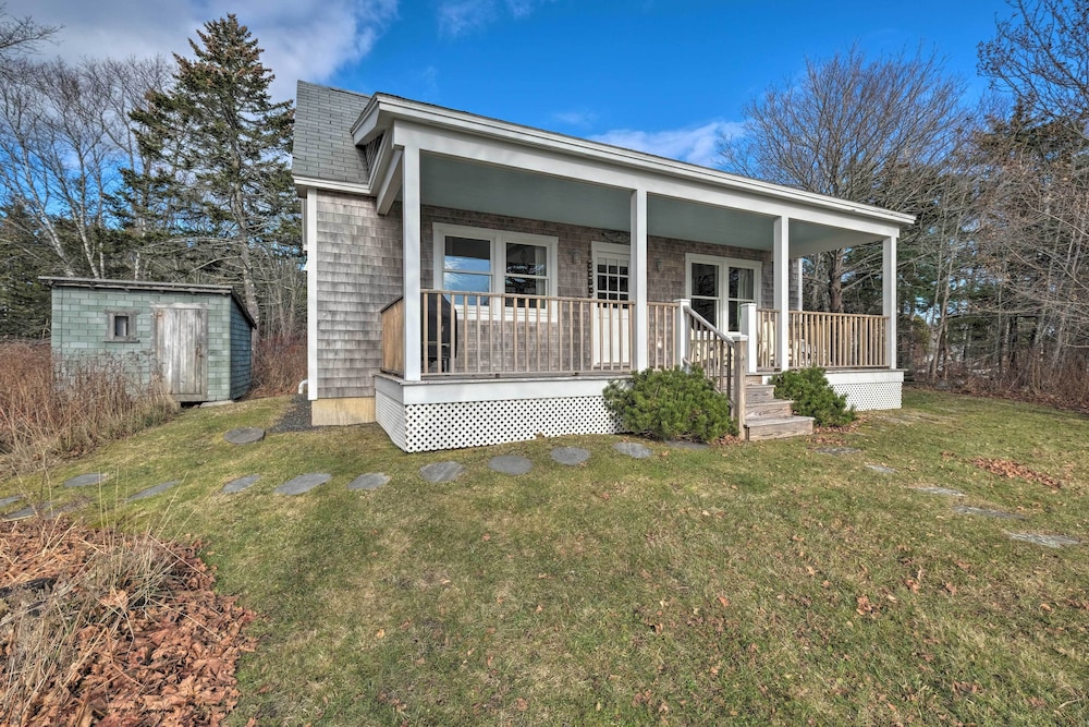 Pauls Cottage in Tenants Harbor, 1 Min to Shore view 2