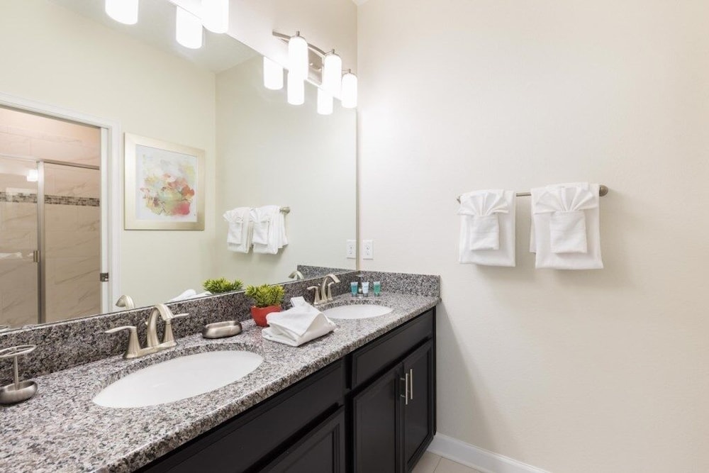 Refreshing 6 Bed Pool Home With Game Room Pool/spa 6 Bedroom Condo by RedAwning view 4