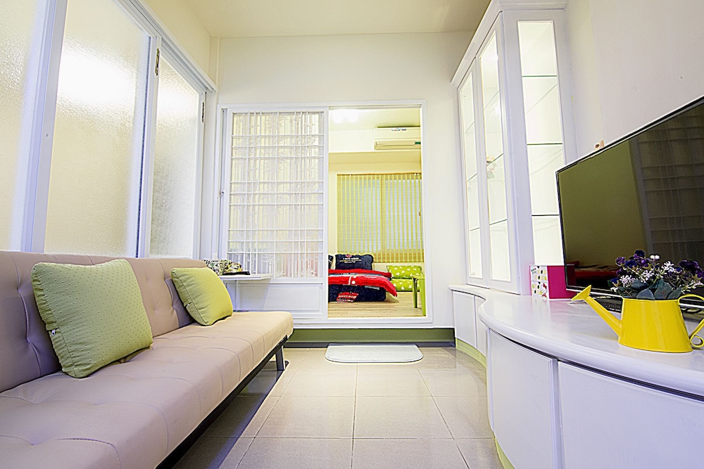 Garden House- Tainan Station