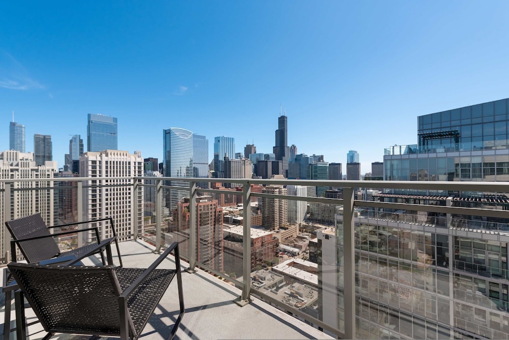 Group Stay 3 Penthouses in the Same Building