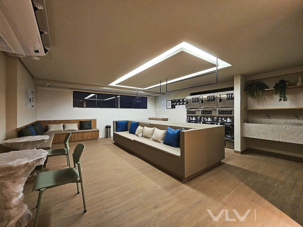 Art Studio by VLV Stays
