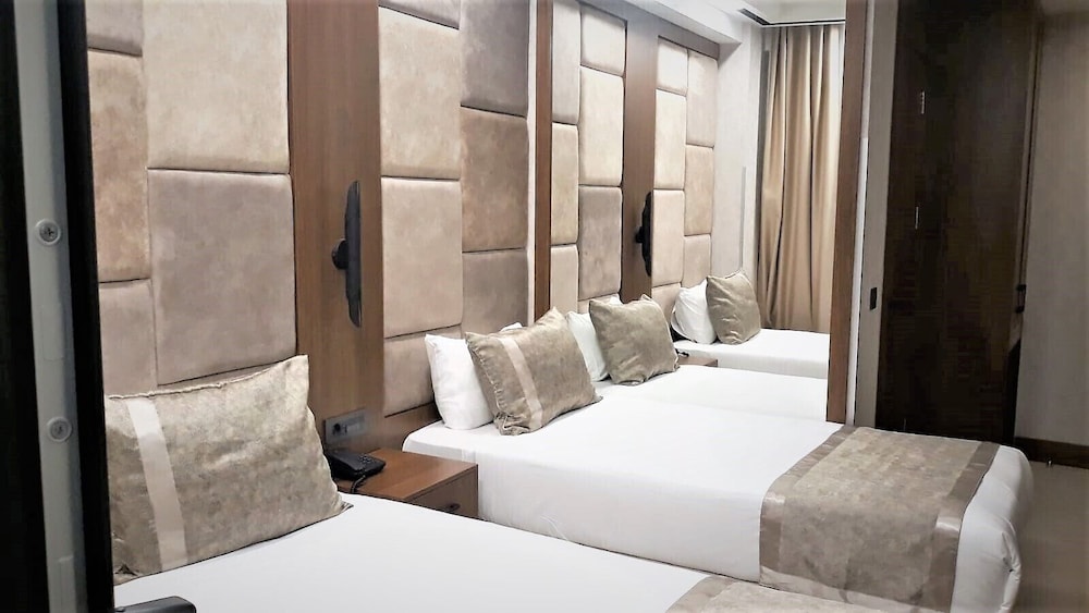 Four Sides Beyoğlu - Image 17