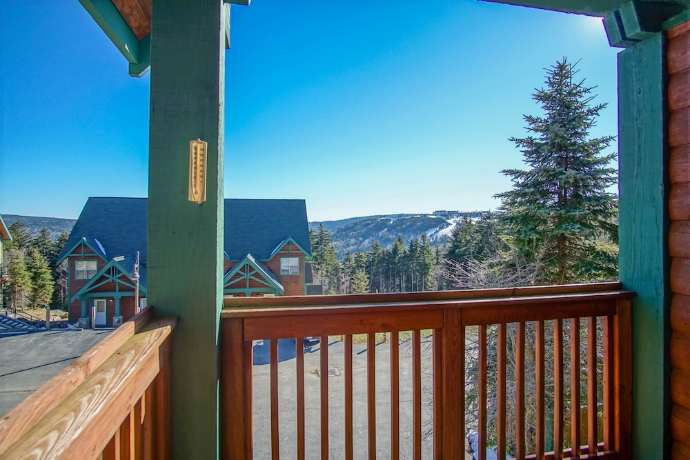 Camp 4 #2: 2 Bedrooms, 2.5 Baths: Slope Side, Gas Fireplace
