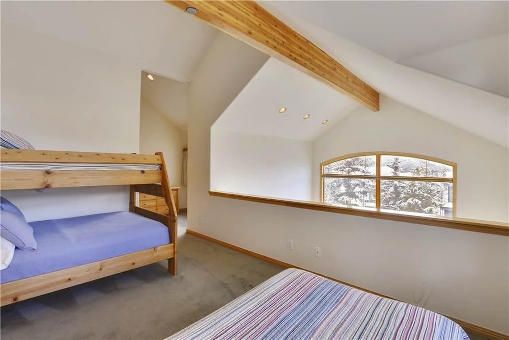 Pines 120 4 Bedroom Plus loft Town House