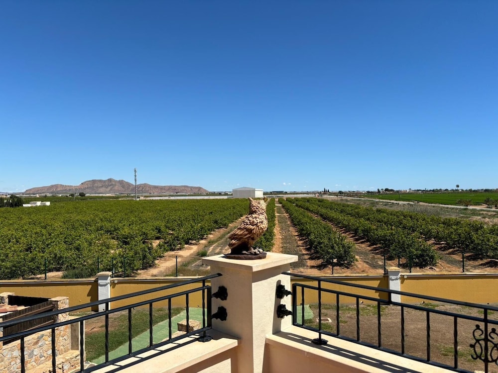 6 Guests - 3BR - Private Pool - Mountain Views