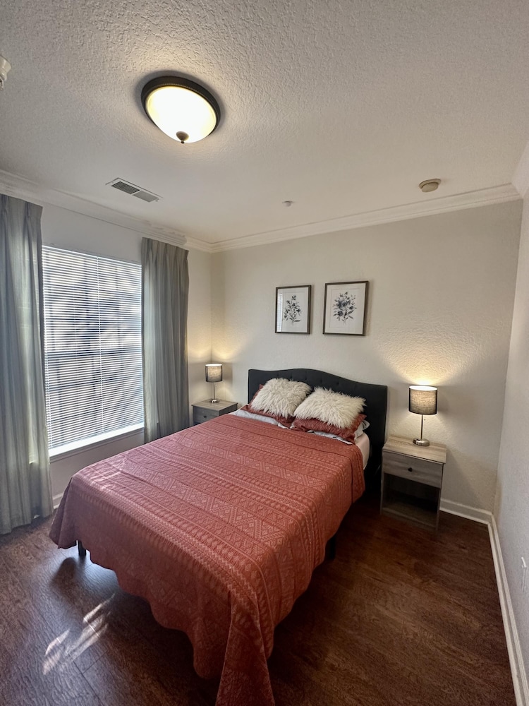 Grand 3BR Luxury Condo Resort Style Near Disney