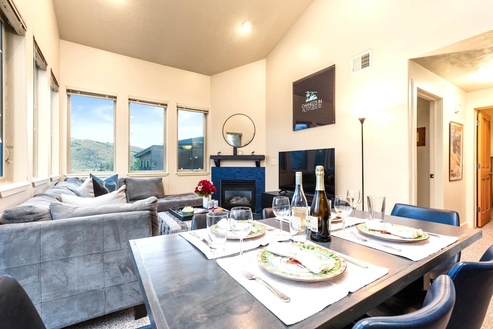 KBM Resorts Crestview Condos Spacious Condo Near Olympic Park With gas Fireplace, Year-round Pool, hot Tub, City Wide Shuttle Access. Cvc-308b