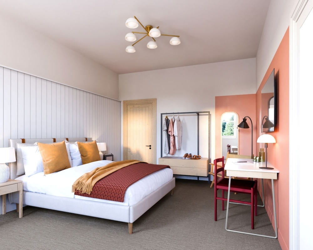 Pine Trees Hotel 8
