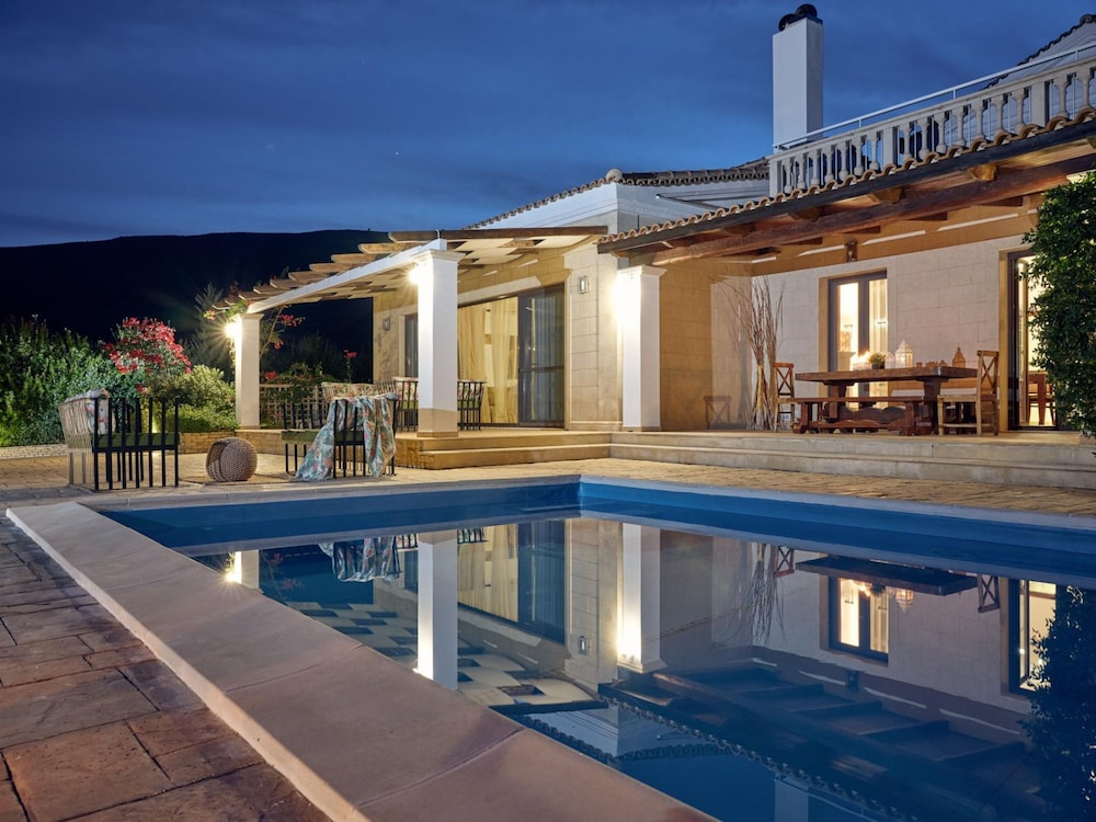 Olive Grove Luxurious Villa With Private Pool Est