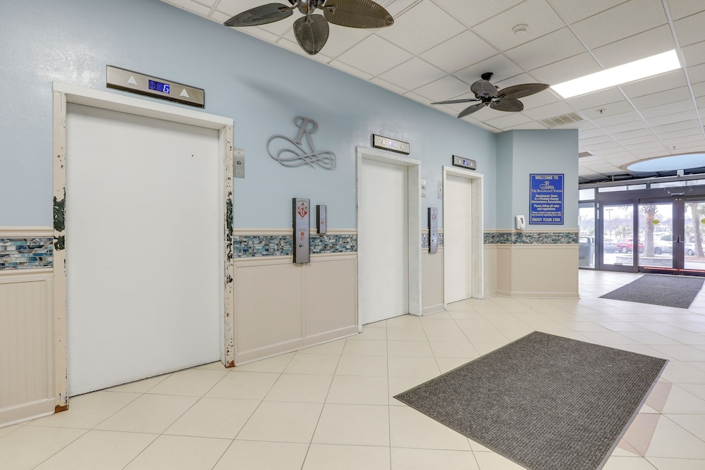 6th-floor Oceanfront Myrtle Beach Condo w/ Balcony