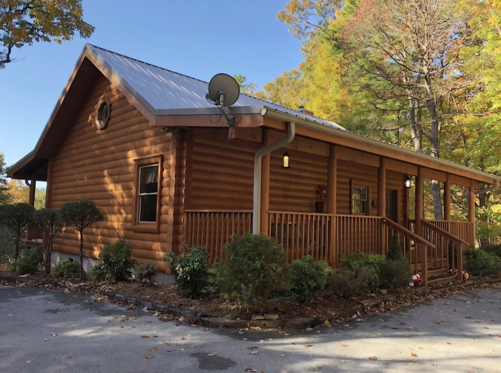 Falcon Crest 1 Bedroom Cabin