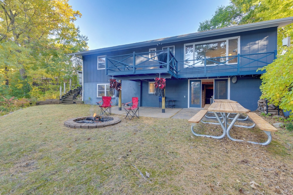 Antiquing & Fishing: Riverfront Waupaca Home!