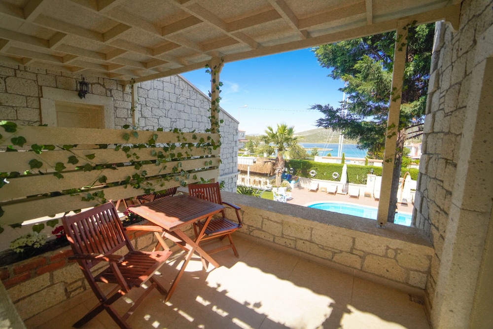 Alacati Marina Palace Otel - Image 8