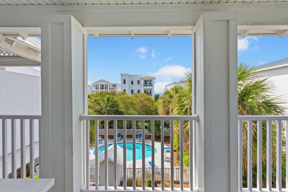 A Perfect Summer West by Avantstay Private Pool & Bikes