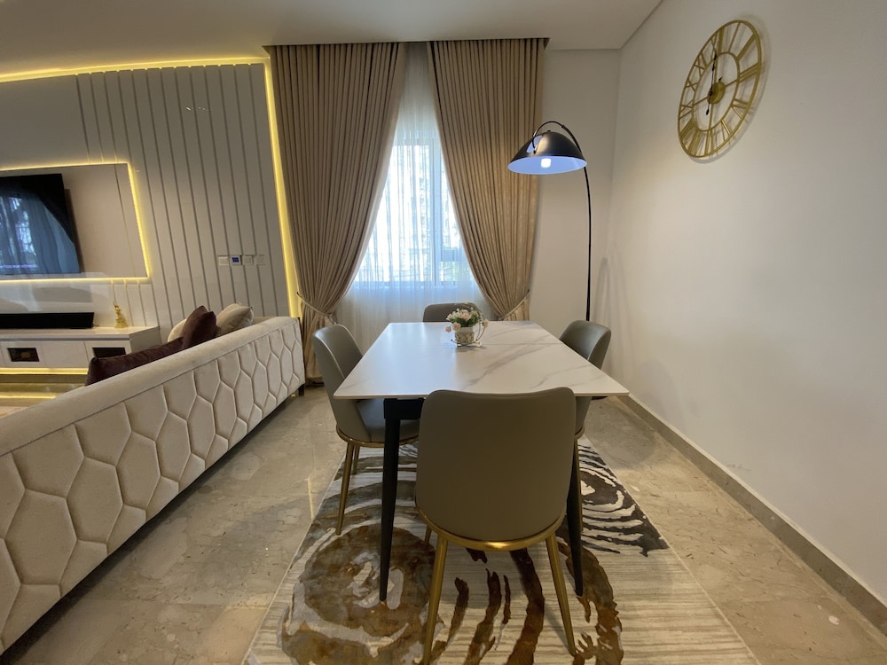 Mastermindsluxuryliving view 2
