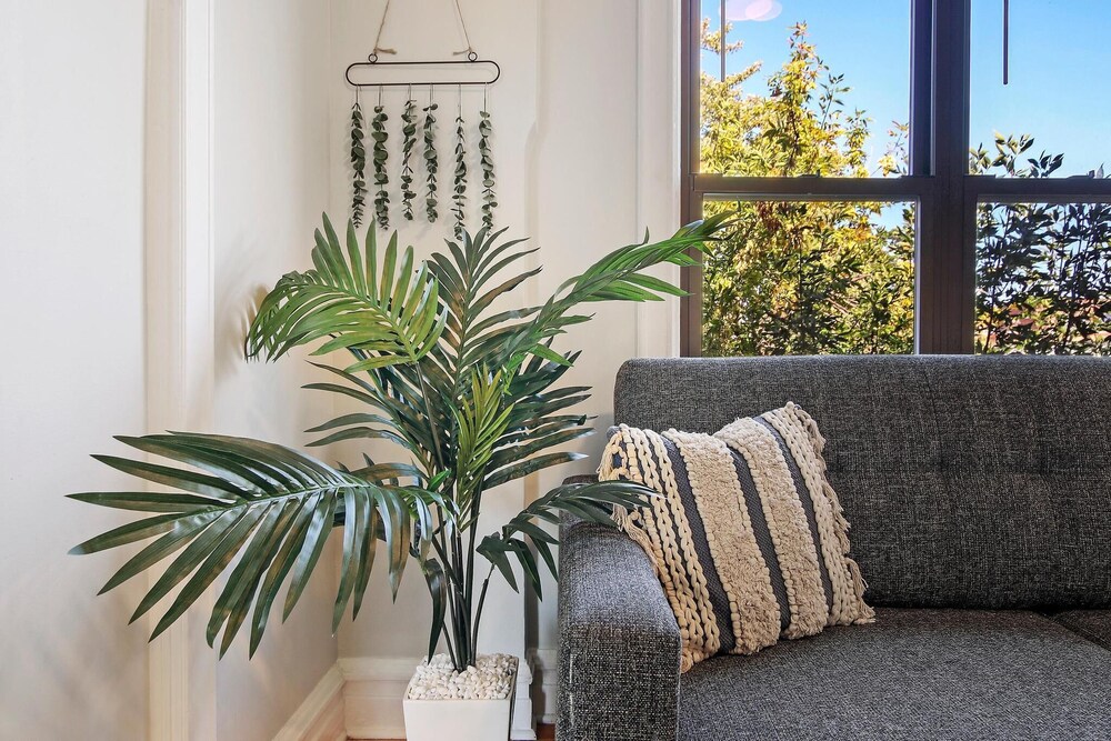 Cozy 3BR Gem - Lincoln 3E