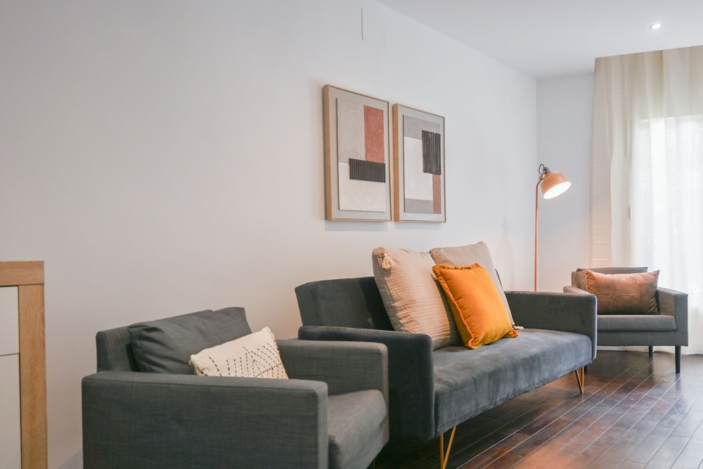 M Sen1692 Amplio Apartamento con Balc n en Calle