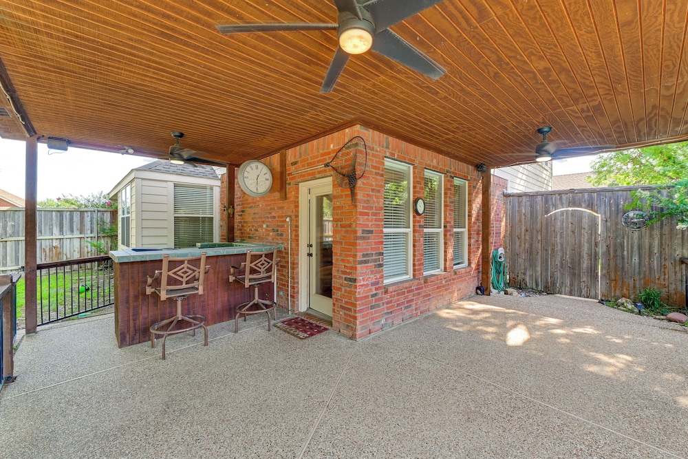 DFW Sports Hub: Home w/ Pool & Hot Tub in Frisco!