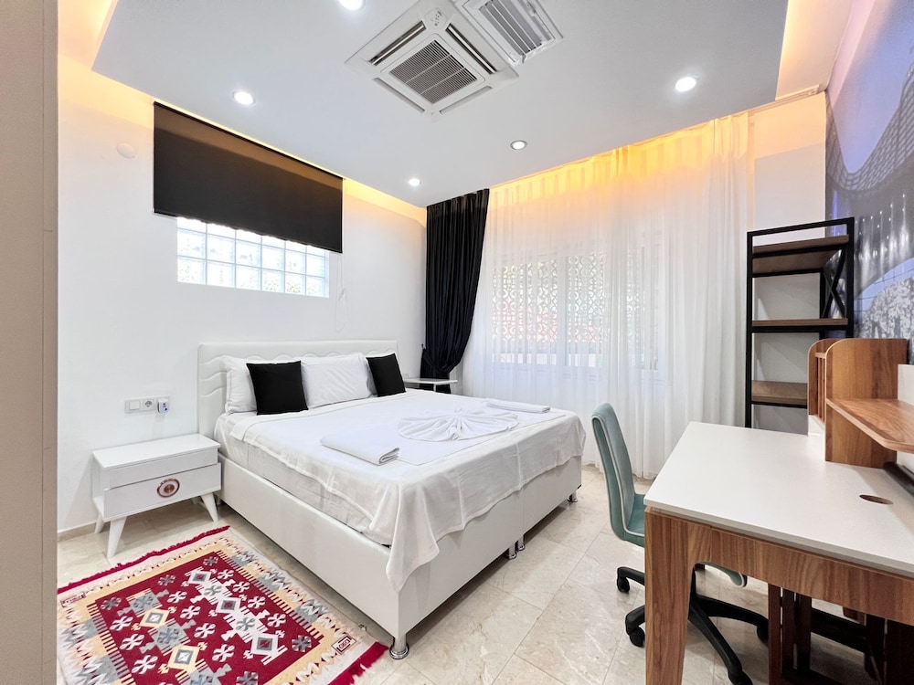 Luxury 7-bed Villa With Pool and Jacuzzi, Fethiye