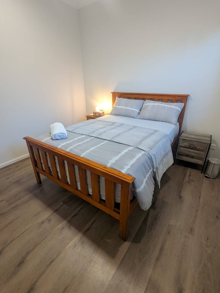 Immaculate Entire House in Chermside West 2-beds