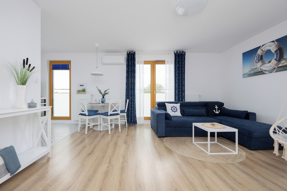 Bielawska Marina Apartment by Renters view 4