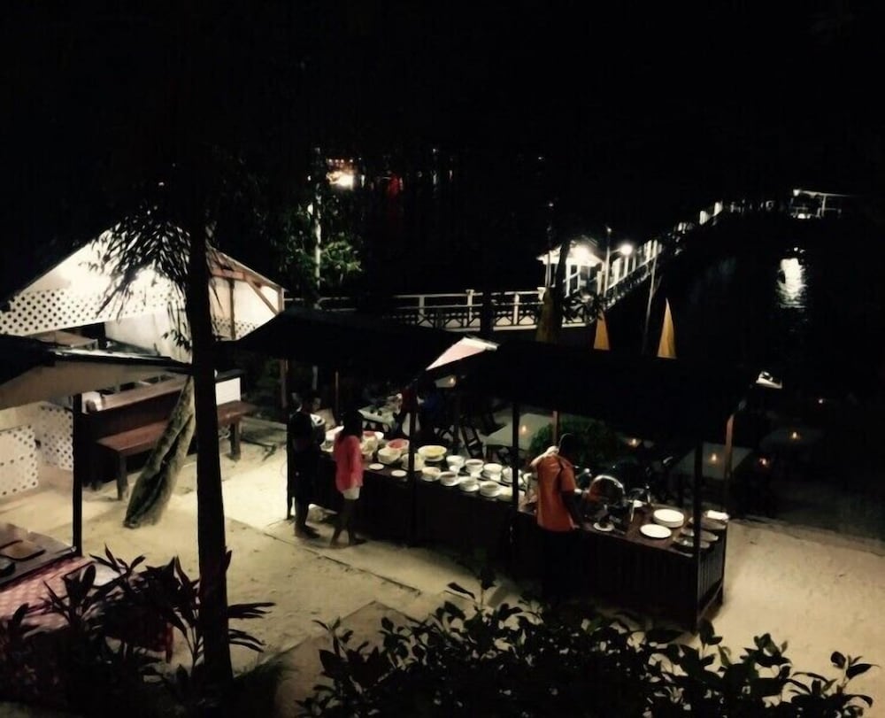 Shari-La Island Resort