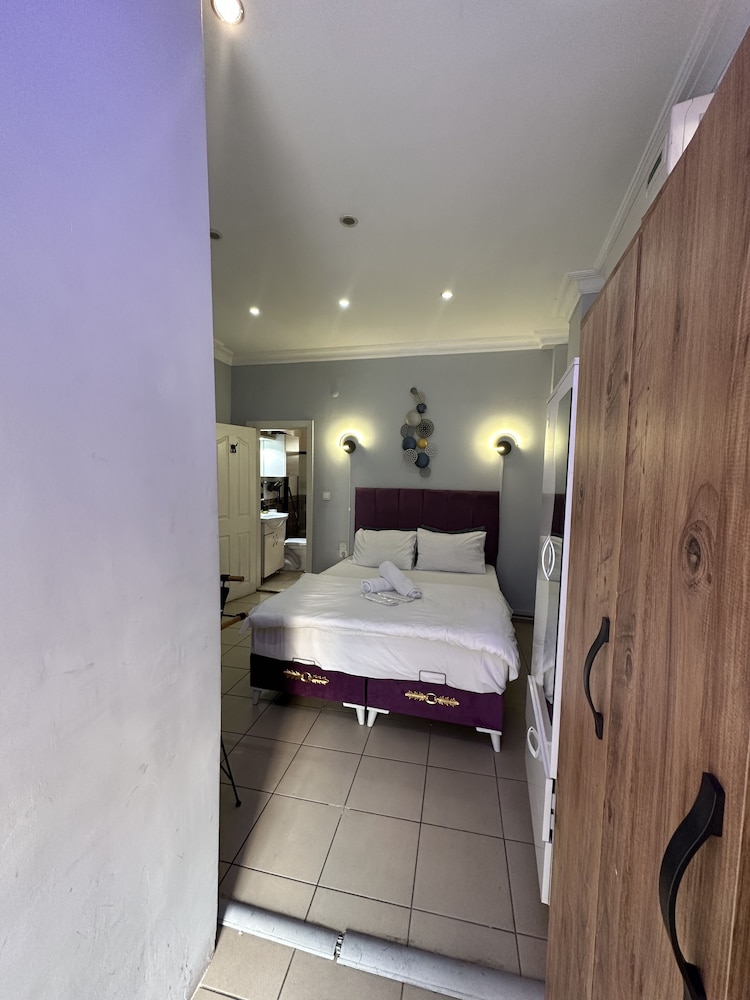 Green Bird Süit - Image 20