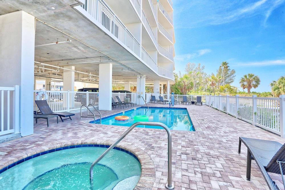 Oceana 203 West