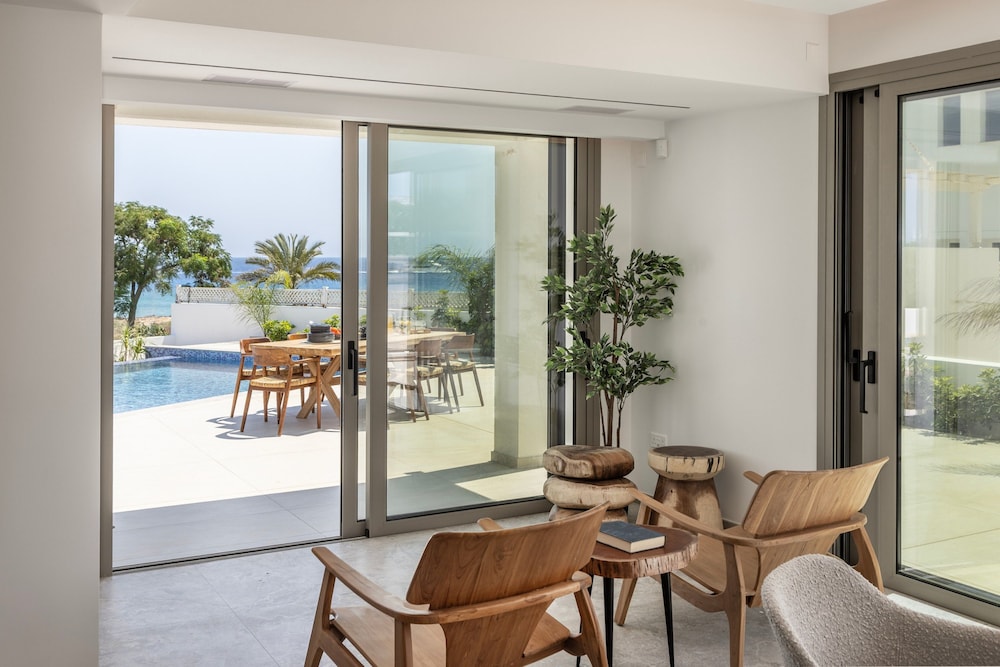 Protaras Beachfront Villla Mimosa
