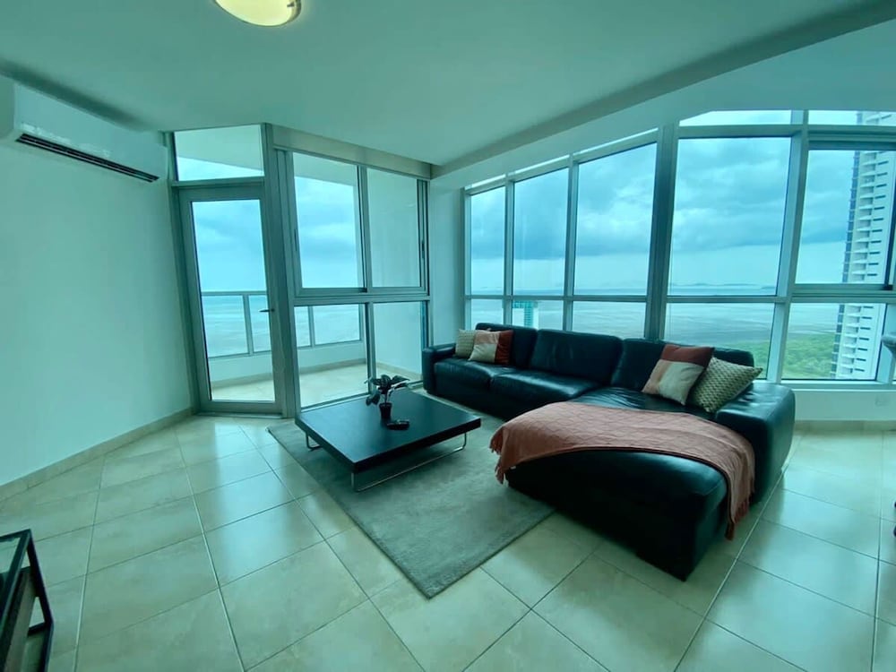 Mar Rojo I 2 Bedroom in Costa del Este