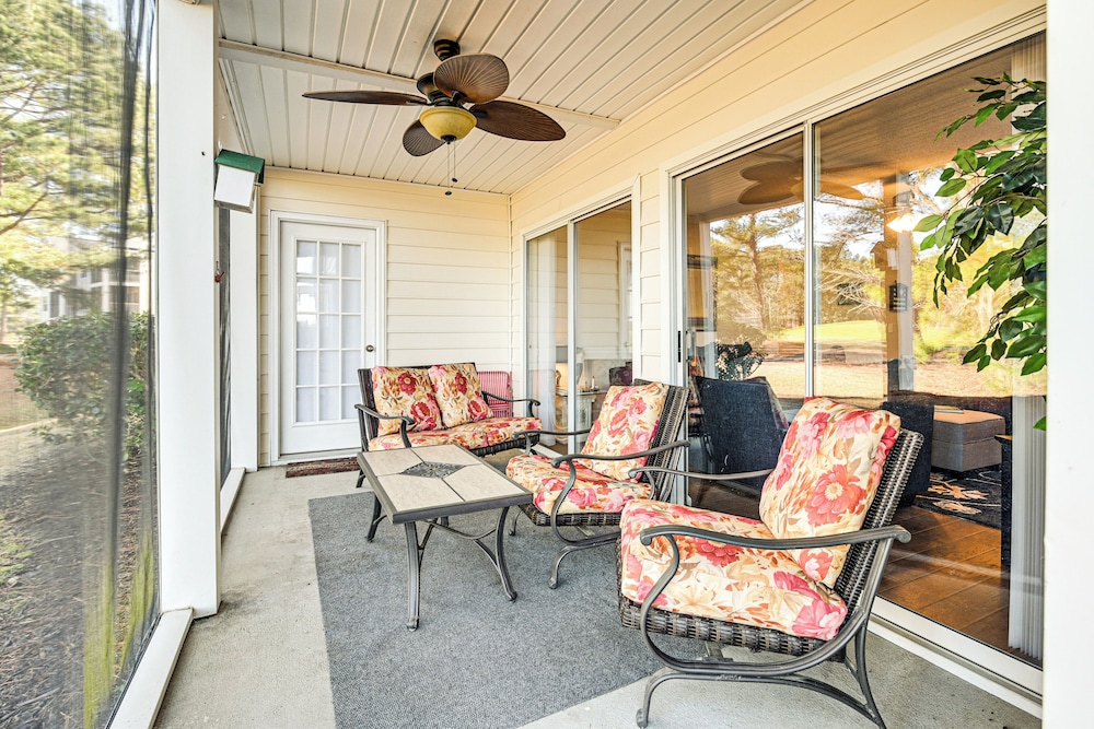 8 Mi to Boardwalk & Beach: Windsor Green Condo!