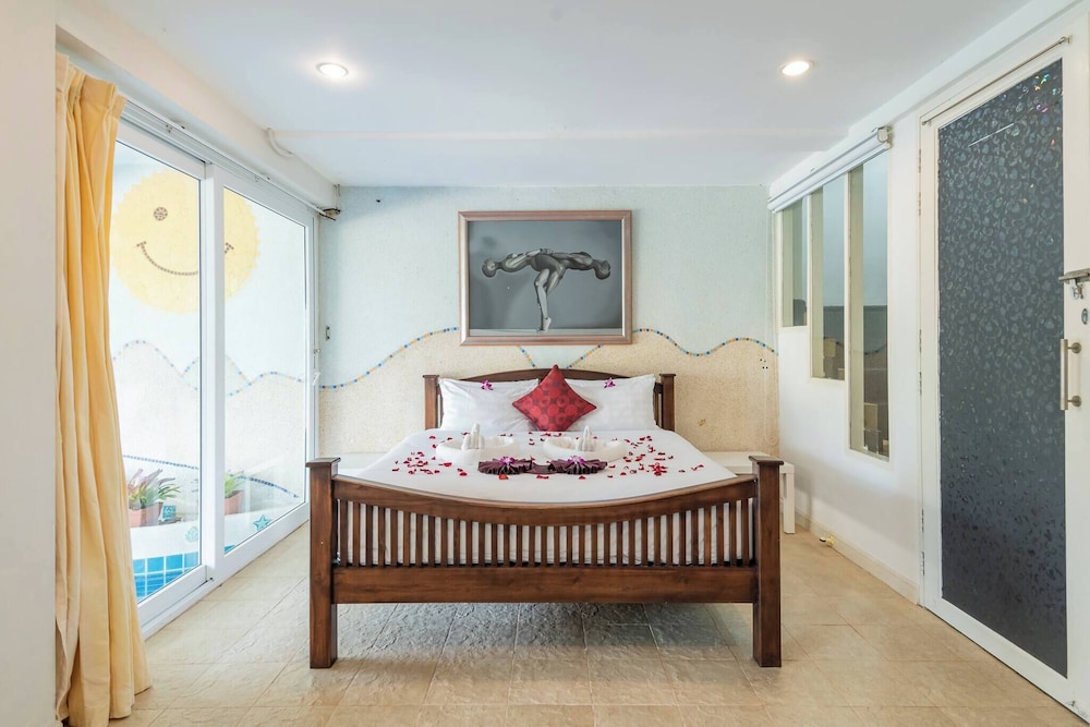 Luxurious 5-bedroom Pool Villa in Heart of Patong, Phuket