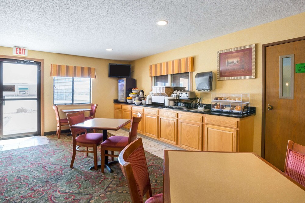 New York City Vacations - Quality Inn - Property Image 11