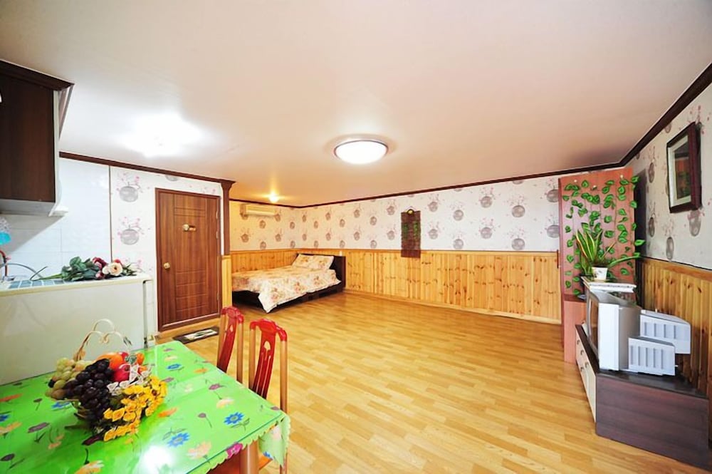 Star Song Pension