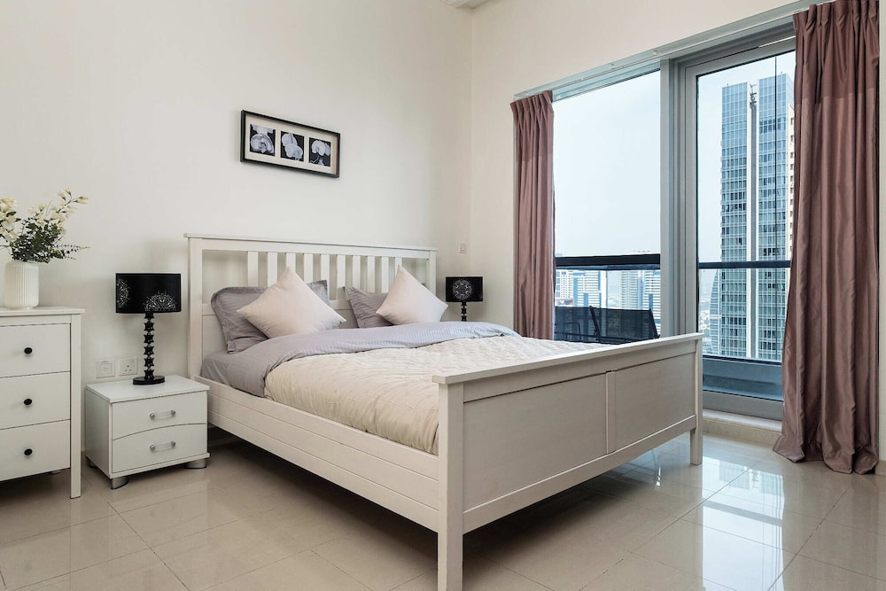Stunning Marina View 1 bedroom