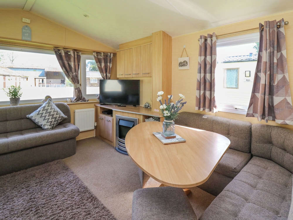 Caravan 2 at Blackmoor Farm
