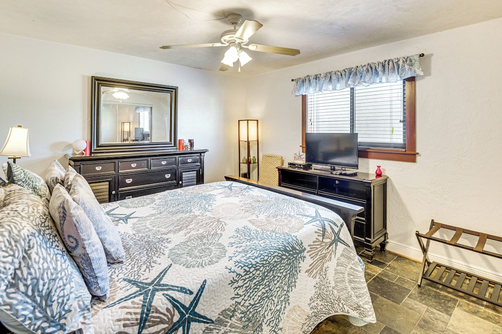 Swim & Relax: Daytona Beach Condo w/ Ocean Access!