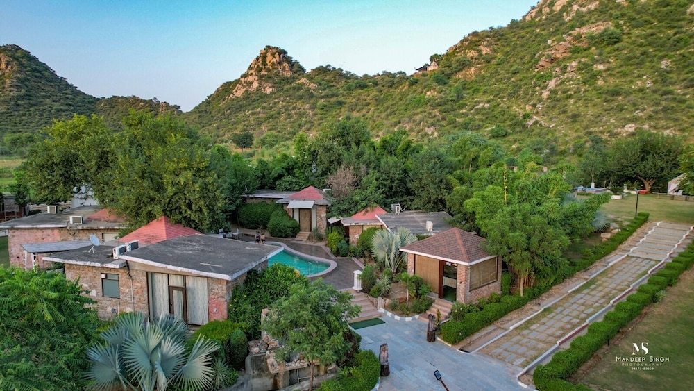 Valley By Grassfield view 3