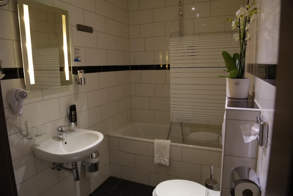 Hannover Vacations - Alexander Business Hotel - Property Image 8