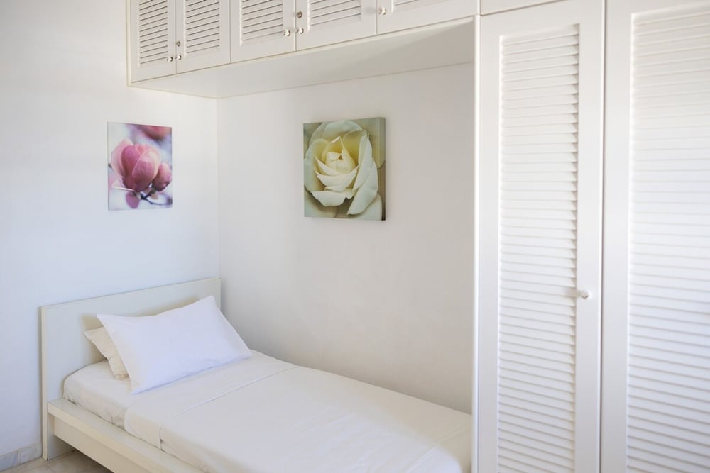 B4 Cycladic Home for 6 by the Beach